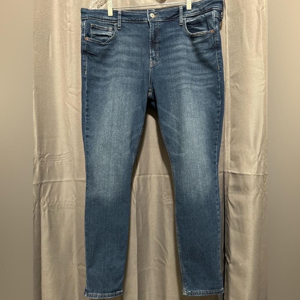 Women’s Mid-Rise Rockstar Super Skinny Jeans (2)
